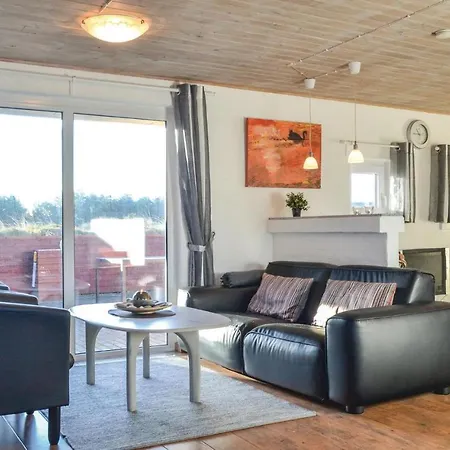 Feriehus Five-bedroom Holiday In Hvide Sande