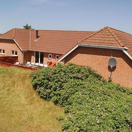 Five-bedroom Holiday In Hvide Sande Feriehus Bjerregård